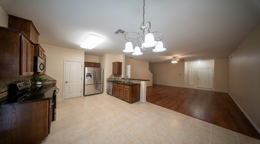 2619 San Isidro Pkwy, Laredo, Texas 78045, 2 Bedrooms Bedrooms, 3 Rooms Rooms,2 BathroomsBathrooms,Residential,For Sale,2619 San Isidro Pkwy,20263517