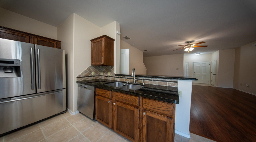 2619 San Isidro Pkwy, Laredo, Texas 78045, 2 Bedrooms Bedrooms, 3 Rooms Rooms,2 BathroomsBathrooms,Residential,For Sale,2619 San Isidro Pkwy,20263517