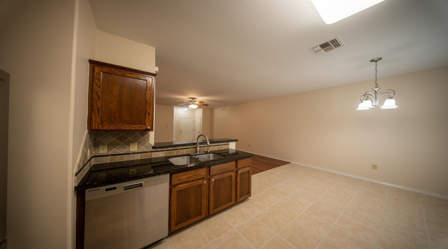 2619 San Isidro Pkwy, Laredo, Texas 78045, 2 Bedrooms Bedrooms, 3 Rooms Rooms,2 BathroomsBathrooms,Residential,For Sale,2619 San Isidro Pkwy,20263517