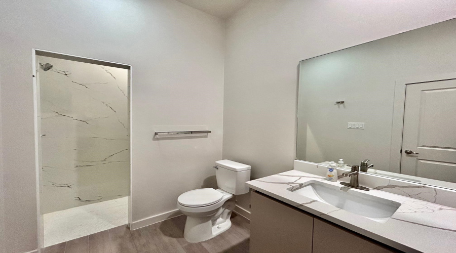 5534 Marble Falls St, Laredo, Texas 78046, 4 Bedrooms Bedrooms, 6 Rooms Rooms,3 BathroomsBathrooms,Residential,For Sale,5534 Marble Falls St,20263519