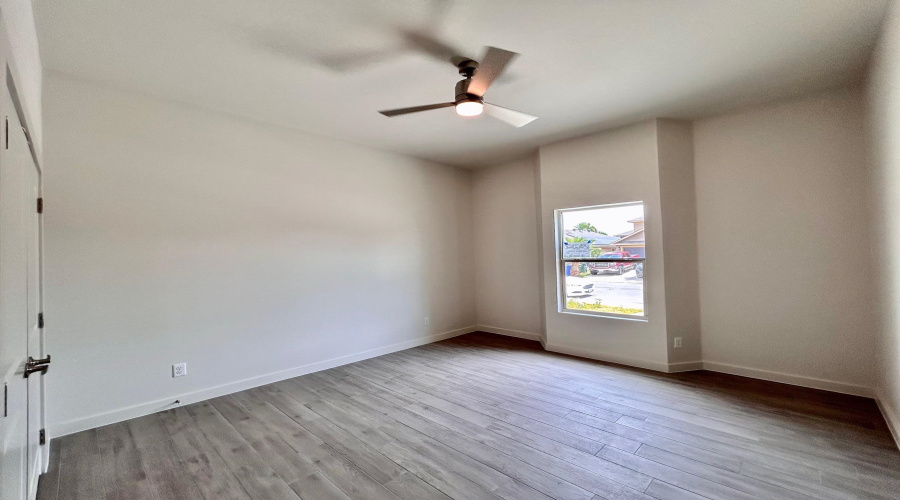 5534 Marble Falls St, Laredo, Texas 78046, 4 Bedrooms Bedrooms, 6 Rooms Rooms,3 BathroomsBathrooms,Residential,For Sale,5534 Marble Falls St,20263519