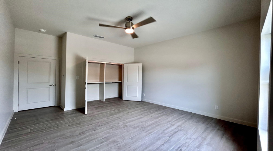5534 Marble Falls St, Laredo, Texas 78046, 4 Bedrooms Bedrooms, 6 Rooms Rooms,3 BathroomsBathrooms,Residential,For Sale,5534 Marble Falls St,20263519