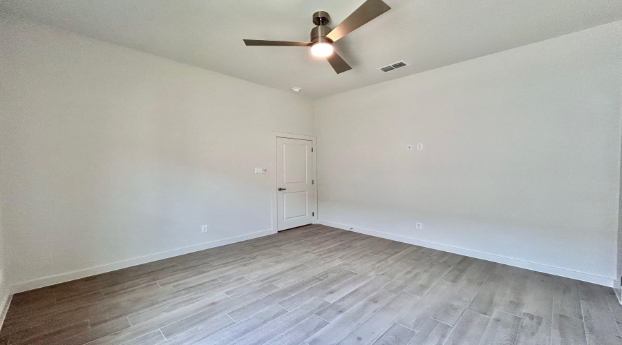5534 Marble Falls St, Laredo, Texas 78046, 4 Bedrooms Bedrooms, 6 Rooms Rooms,3 BathroomsBathrooms,Residential,For Sale,5534 Marble Falls St,20263519