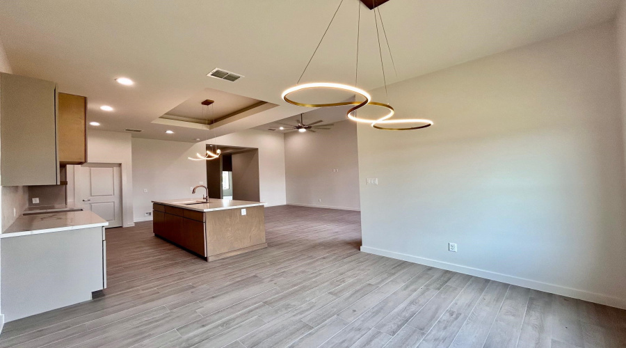5534 Marble Falls St, Laredo, Texas 78046, 4 Bedrooms Bedrooms, 6 Rooms Rooms,3 BathroomsBathrooms,Residential,For Sale,5534 Marble Falls St,20263519