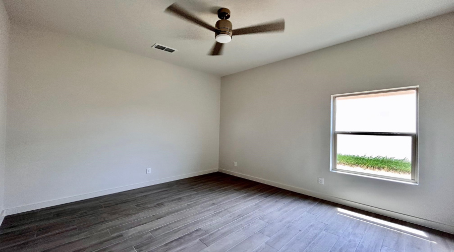 5534 Marble Falls St, Laredo, Texas 78046, 4 Bedrooms Bedrooms, 6 Rooms Rooms,3 BathroomsBathrooms,Residential,For Sale,5534 Marble Falls St,20263519