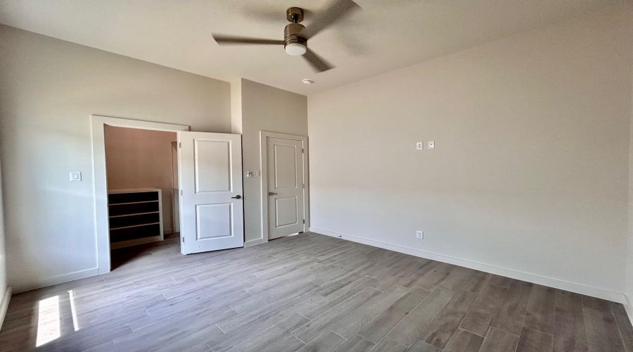 5534 Marble Falls St, Laredo, Texas 78046, 4 Bedrooms Bedrooms, 6 Rooms Rooms,3 BathroomsBathrooms,Residential,For Sale,5534 Marble Falls St,20263519