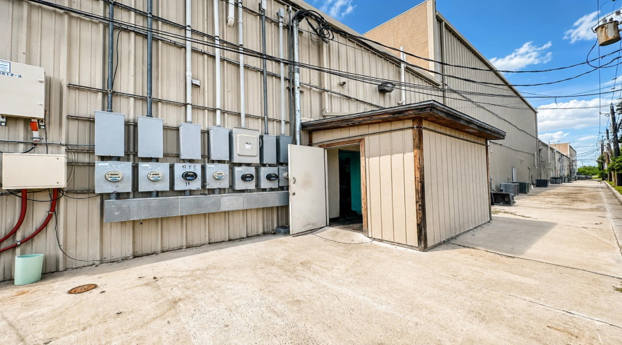 5517 McPherson Rd, Laredo, Texas 78041, ,2 BathroomsBathrooms,Commercial retail/office,For Rent,5517 McPherson Rd,20263530