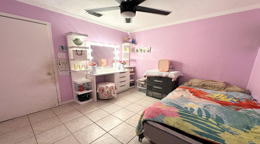 3406 Yorkshire St, Laredo, Texas 78043, 3 Bedrooms Bedrooms, 5 Rooms Rooms,2 BathroomsBathrooms,Residential,For Sale,3406 Yorkshire St,20262667