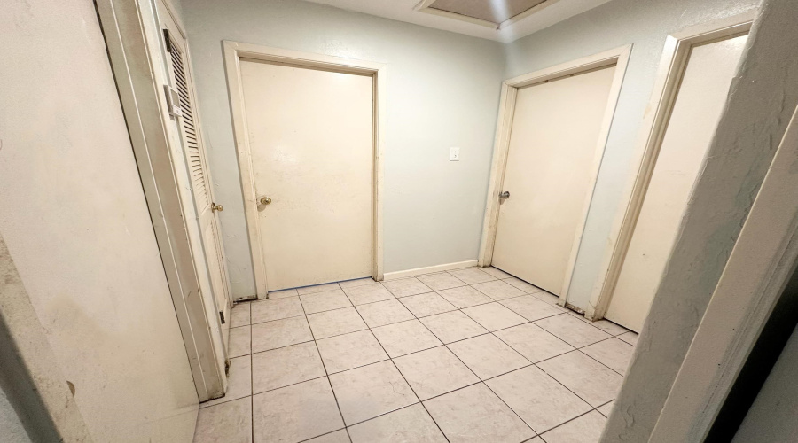 3406 Yorkshire St, Laredo, Texas 78043, 3 Bedrooms Bedrooms, 5 Rooms Rooms,2 BathroomsBathrooms,Residential,For Sale,3406 Yorkshire St,20262667