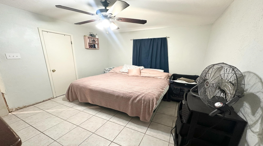 3406 Yorkshire St, Laredo, Texas 78043, 3 Bedrooms Bedrooms, 5 Rooms Rooms,2 BathroomsBathrooms,Residential,For Sale,3406 Yorkshire St,20262667