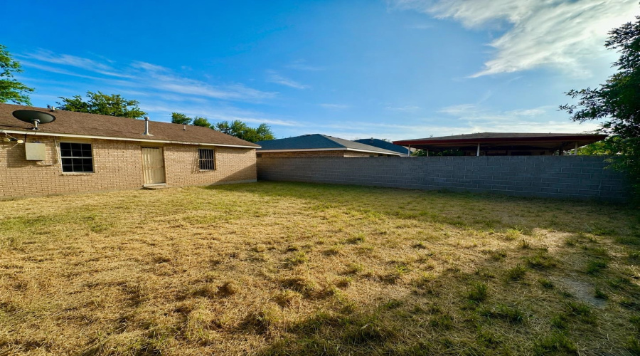3406 Yorkshire St, Laredo, Texas 78043, 3 Bedrooms Bedrooms, 5 Rooms Rooms,2 BathroomsBathrooms,Residential,For Sale,3406 Yorkshire St,20262667