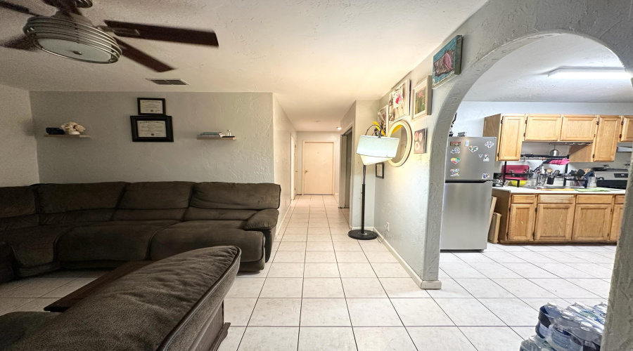 3406 Yorkshire St, Laredo, Texas 78043, 3 Bedrooms Bedrooms, 5 Rooms Rooms,2 BathroomsBathrooms,Residential,For Sale,3406 Yorkshire St,20262667
