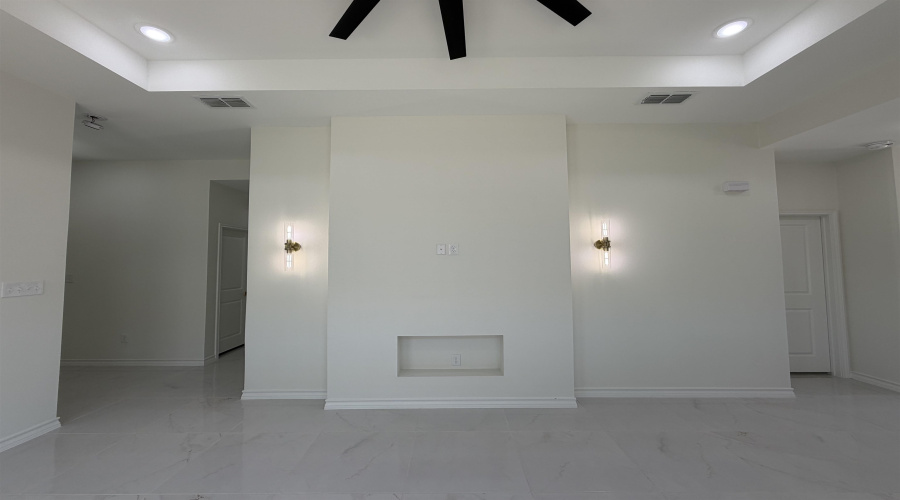 203 Lusitano Dr., Laredo, Texas 78046, 4 Bedrooms Bedrooms, 6 Rooms Rooms,2 BathroomsBathrooms,Residential,For Sale,203 Lusitano Dr.,20263521