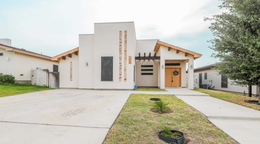 1606 Cozumel Dr, Laredo, Texas 78046, 3 Bedrooms Bedrooms, 6 Rooms Rooms,2 BathroomsBathrooms,Residential,For Sale,1606 Cozumel Dr,20263522