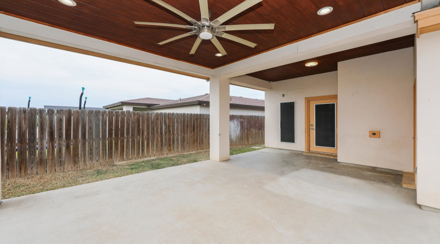 1606 Cozumel Dr, Laredo, Texas 78046, 3 Bedrooms Bedrooms, 6 Rooms Rooms,2 BathroomsBathrooms,Residential,For Sale,1606 Cozumel Dr,20263522