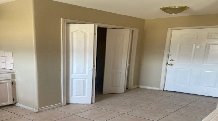 10321 Noel Ln, Laredo, Texas 78045, 3 Bedrooms Bedrooms, 5 Rooms Rooms,2 BathroomsBathrooms,Residential,For Rent,10321 Noel Ln,20263524