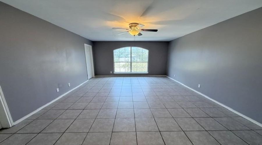 17525 Rock Port Rd, Laredo, Texas 78045, 3 Bedrooms Bedrooms, 5 Rooms Rooms,2 BathroomsBathrooms,Residential,For Rent,17525 Rock Port Rd,20263525