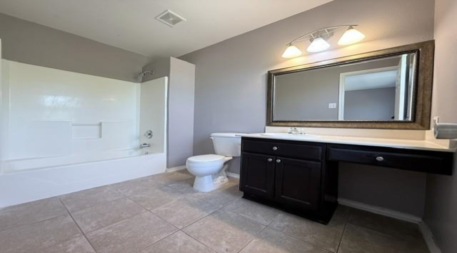 17525 Rock Port Rd, Laredo, Texas 78045, 3 Bedrooms Bedrooms, 5 Rooms Rooms,2 BathroomsBathrooms,Residential,For Rent,17525 Rock Port Rd,20263525