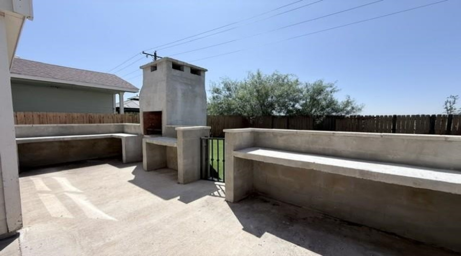 17525 Rock Port Rd, Laredo, Texas 78045, 3 Bedrooms Bedrooms, 5 Rooms Rooms,2 BathroomsBathrooms,Residential,For Rent,17525 Rock Port Rd,20263525