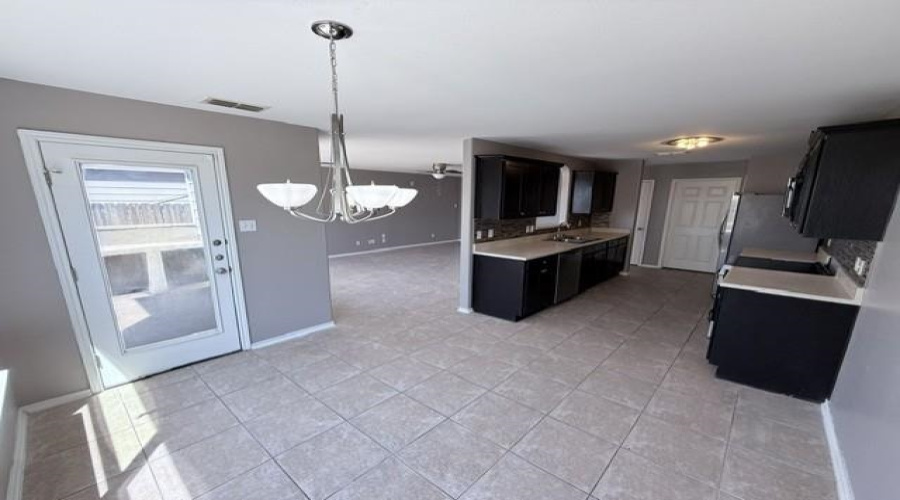 17525 Rock Port Rd, Laredo, Texas 78045, 3 Bedrooms Bedrooms, 5 Rooms Rooms,2 BathroomsBathrooms,Residential,For Rent,17525 Rock Port Rd,20263525