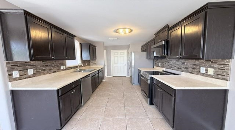 17525 Rock Port Rd, Laredo, Texas 78045, 3 Bedrooms Bedrooms, 5 Rooms Rooms,2 BathroomsBathrooms,Residential,For Rent,17525 Rock Port Rd,20263525