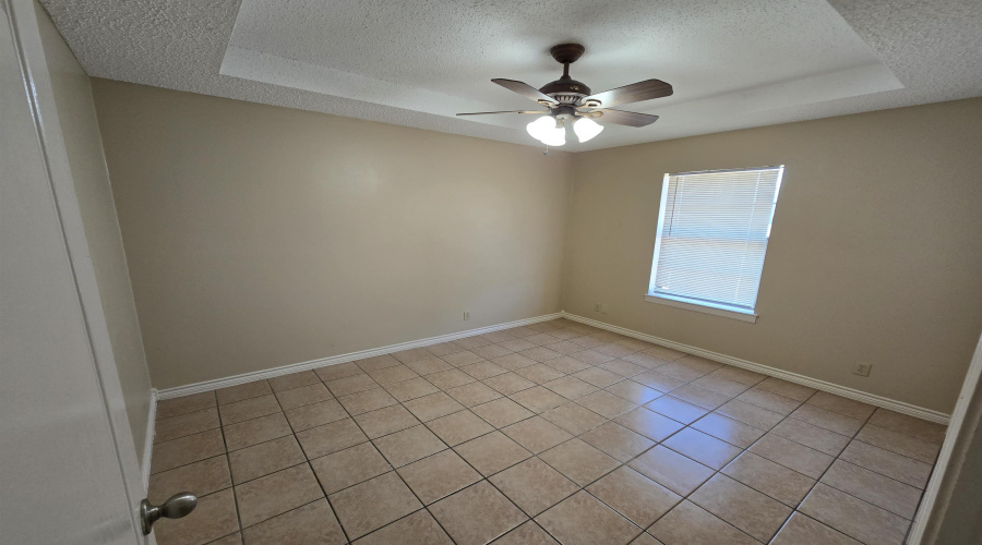 1001 E Travis St, Laredo, Texas 78041, 2 Bedrooms Bedrooms, 4 Rooms Rooms,1 BathroomBathrooms,Residential,For Rent,1001 E Travis St,20263526