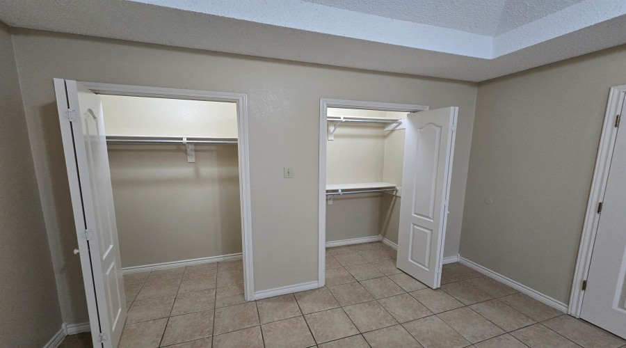 1001 E Travis St, Laredo, Texas 78041, 2 Bedrooms Bedrooms, 4 Rooms Rooms,1 BathroomBathrooms,Residential,For Rent,1001 E Travis St,20263526