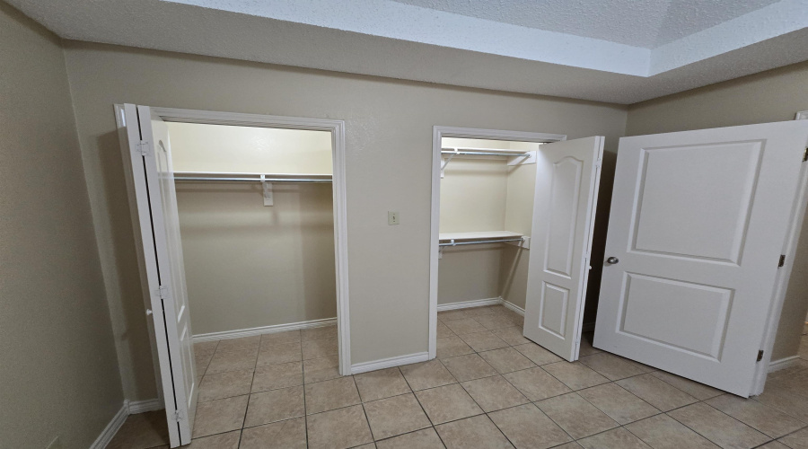 1001 E Travis St, Laredo, Texas 78041, 2 Bedrooms Bedrooms, 4 Rooms Rooms,1 BathroomBathrooms,Residential,For Rent,1001 E Travis St,20263526