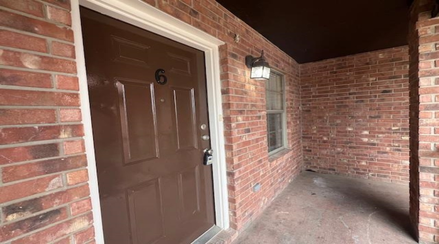 1001 E Travis St, Laredo, Texas 78041, 2 Bedrooms Bedrooms, 4 Rooms Rooms,1 BathroomBathrooms,Residential,For Rent,1001 E Travis St,20263526
