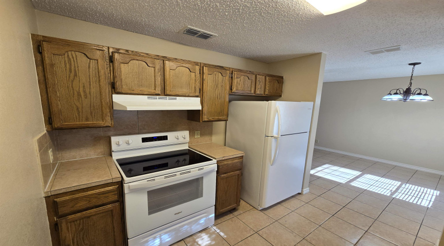 1001 E Travis St, Laredo, Texas 78041, 2 Bedrooms Bedrooms, 4 Rooms Rooms,1 BathroomBathrooms,Residential,For Rent,1001 E Travis St,20263526