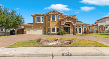 3003 Dickinson Dr, Laredo, Texas 78041-2820, 4 Bedrooms Bedrooms, 9 Rooms Rooms,4 BathroomsBathrooms,Residential,For Sale,3003 Dickinson Dr,20263527