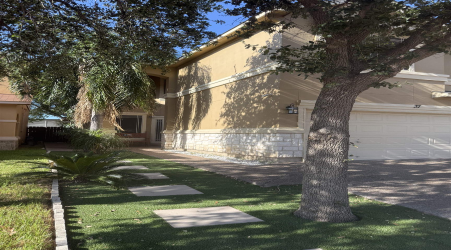 9310 Albany Dr, Laredo, Texas 78045, 3 Bedrooms Bedrooms, 5 Rooms Rooms,2 BathroomsBathrooms,Residential,For Sale,9310 Albany Dr,20263532
