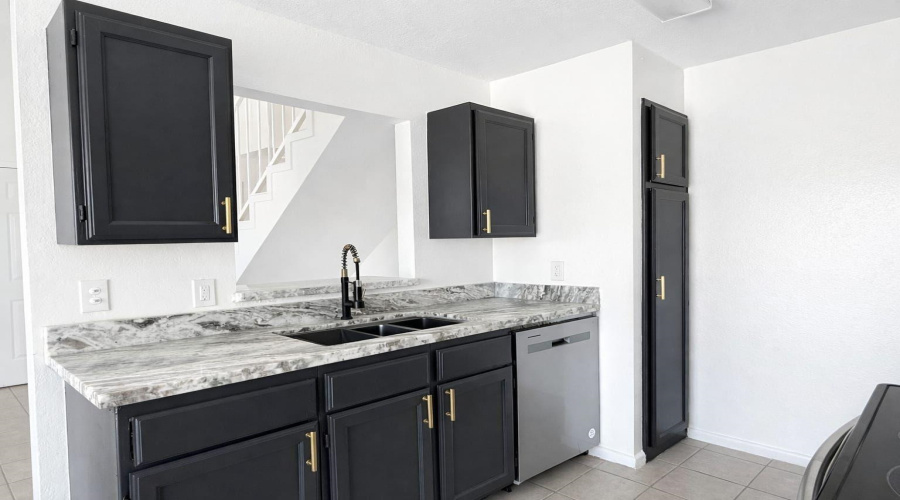 1220 Fremont St, Laredo, Texas 78040, 3 Bedrooms Bedrooms, 4 Rooms Rooms,2 BathroomsBathrooms,Residential,For Rent,1220 Fremont St,20263533