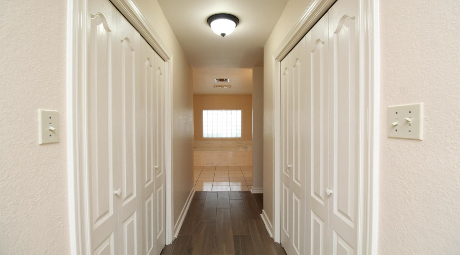 809 Preston Ln, Laredo, Texas 78045, 3 Bedrooms Bedrooms, 8 Rooms Rooms,3 BathroomsBathrooms,Residential,For Rent,809 Preston Ln,20263534