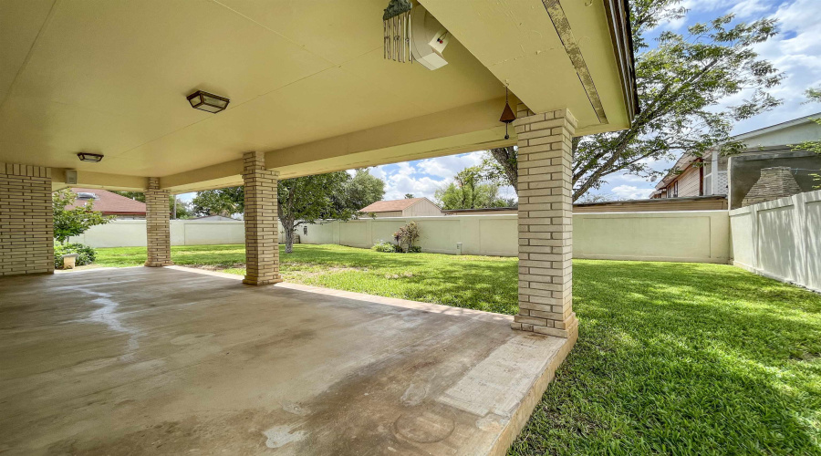 809 Preston Ln, Laredo, Texas 78045, 3 Bedrooms Bedrooms, 8 Rooms Rooms,3 BathroomsBathrooms,Residential,For Rent,809 Preston Ln,20263534