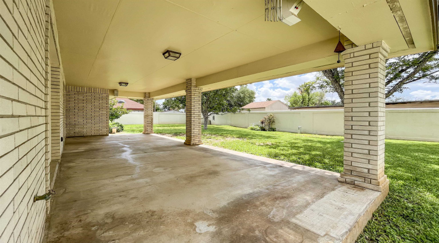 809 Preston Ln, Laredo, Texas 78045, 3 Bedrooms Bedrooms, 8 Rooms Rooms,3 BathroomsBathrooms,Residential,For Rent,809 Preston Ln,20263534