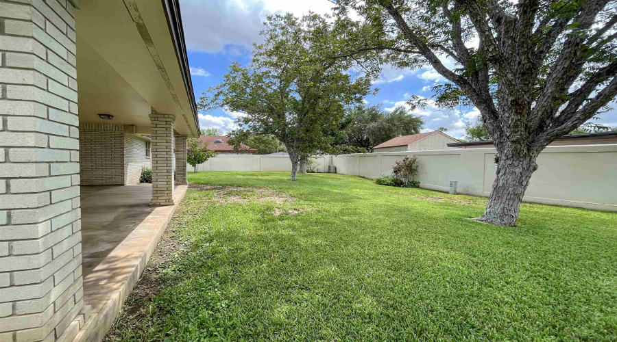 809 Preston Ln, Laredo, Texas 78045, 3 Bedrooms Bedrooms, 8 Rooms Rooms,3 BathroomsBathrooms,Residential,For Rent,809 Preston Ln,20263534