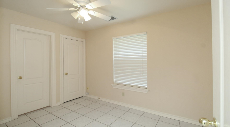 809 Preston Ln, Laredo, Texas 78045, 3 Bedrooms Bedrooms, 8 Rooms Rooms,3 BathroomsBathrooms,Residential,For Rent,809 Preston Ln,20263534