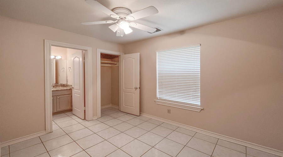 809 Preston Ln, Laredo, Texas 78045, 3 Bedrooms Bedrooms, 8 Rooms Rooms,3 BathroomsBathrooms,Residential,For Rent,809 Preston Ln,20263534