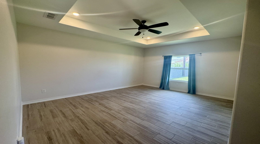 6002 Amir Dr., Laredo, Texas 78041, 4 Bedrooms Bedrooms, 5 Rooms Rooms,2 BathroomsBathrooms,Residential,For Rent,6002 Amir Dr.,20263535