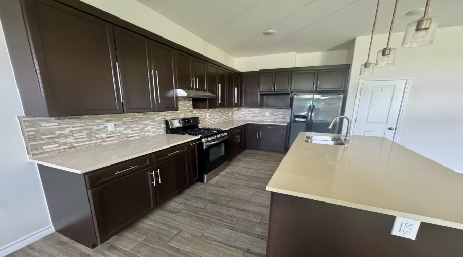 6002 Amir Dr., Laredo, Texas 78041, 4 Bedrooms Bedrooms, 5 Rooms Rooms,2 BathroomsBathrooms,Residential,For Rent,6002 Amir Dr.,20263535