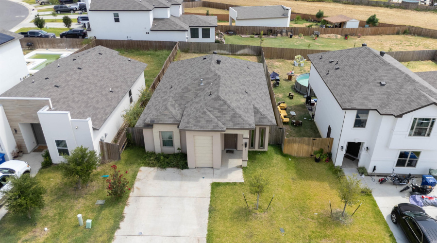 3411 Jorge Sosa, Laredo, Texas 78046, 4 Bedrooms Bedrooms, 7 Rooms Rooms,2 BathroomsBathrooms,Residential,For Sale,3411 Jorge Sosa,20263537
