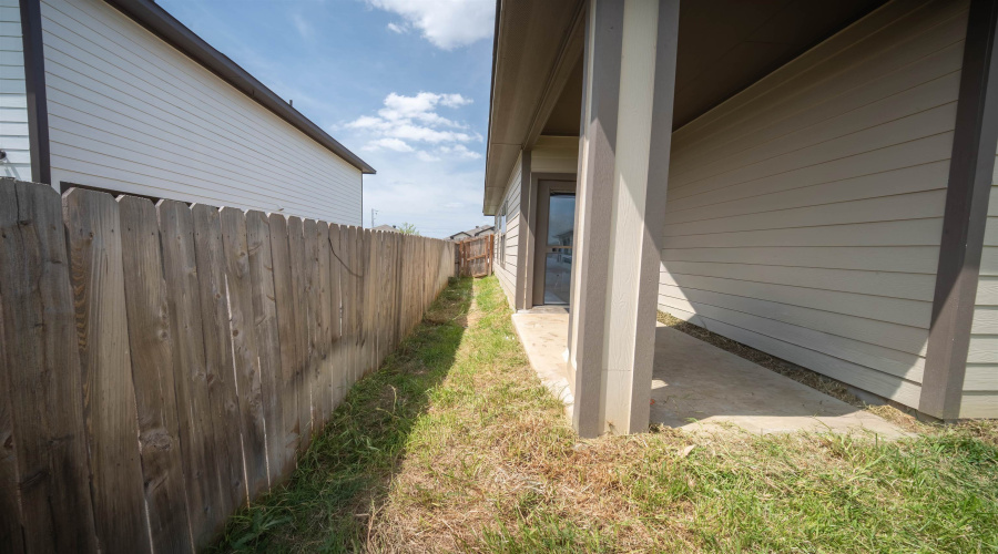 3411 Jorge Sosa, Laredo, Texas 78046, 4 Bedrooms Bedrooms, 7 Rooms Rooms,2 BathroomsBathrooms,Residential,For Sale,3411 Jorge Sosa,20263537