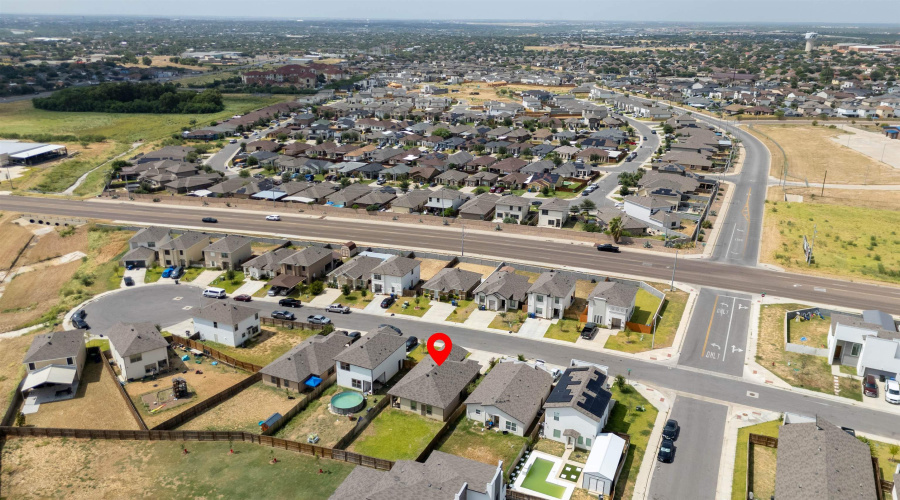 3411 Jorge Sosa, Laredo, Texas 78046, 4 Bedrooms Bedrooms, 7 Rooms Rooms,2 BathroomsBathrooms,Residential,For Sale,3411 Jorge Sosa,20263537