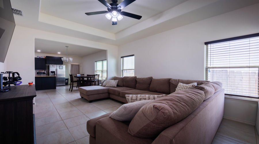 3411 Jorge Sosa, Laredo, Texas 78046, 4 Bedrooms Bedrooms, 7 Rooms Rooms,2 BathroomsBathrooms,Residential,For Sale,3411 Jorge Sosa,20263537