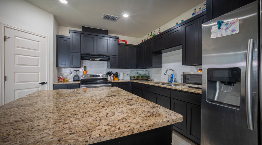 3411 Jorge Sosa, Laredo, Texas 78046, 4 Bedrooms Bedrooms, 7 Rooms Rooms,2 BathroomsBathrooms,Residential,For Sale,3411 Jorge Sosa,20263537