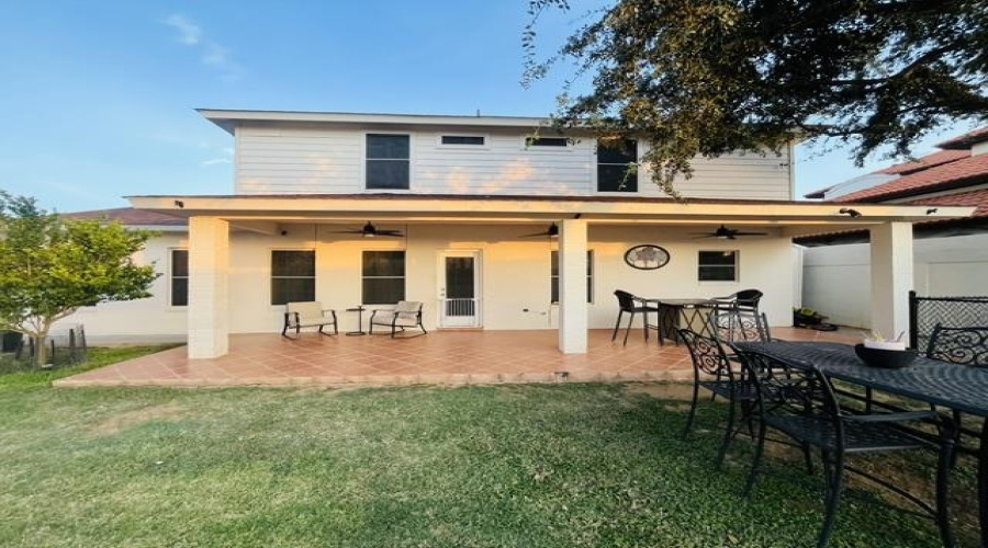 238 Middleston Dr, Laredo, Texas 78045, 4 Bedrooms Bedrooms, 8 Rooms Rooms,3 BathroomsBathrooms,Residential,For Sale,238 Middleston Dr,20263542