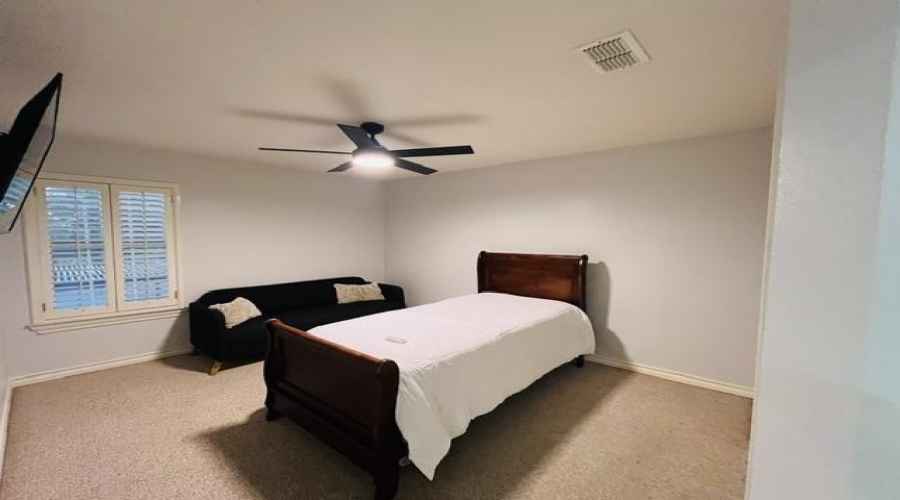 238 Middleston Dr, Laredo, Texas 78045, 4 Bedrooms Bedrooms, 8 Rooms Rooms,3 BathroomsBathrooms,Residential,For Sale,238 Middleston Dr,20263542