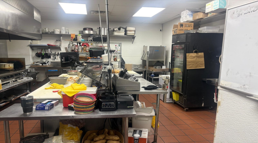 1119 Fenwick Dr, LAREDO, Texas 78041, 1 Room Rooms,2 BathroomsBathrooms,Commercial retail/office,For Sale,1119 Fenwick Dr,20263552