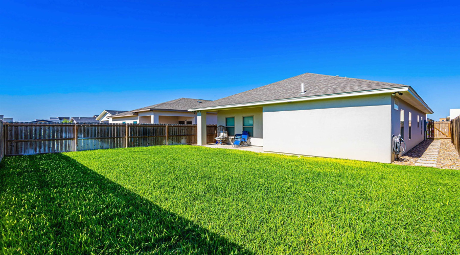 1428 Los Estribos Dr., Laredo, Texas 78046, 3 Bedrooms Bedrooms, 6 Rooms Rooms,2 BathroomsBathrooms,Residential,For Sale,1428 Los Estribos Dr.,20262940